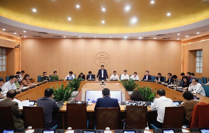 Lãnh đạo quận Cầu Giấy thông tin về ca nhiễm số 39 tại cuộc họp. Ảnh: VTC News Tin tức xã hội mới nhất ngày 12/03/2019: Ca nhiễm số 39 đã đi nhiều nơi, tiếp xúc với nhiều người