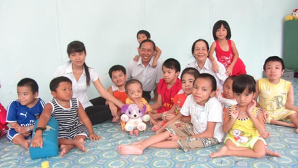 Cảm phục người đàn ông mang trong mình ước vọng chữa bệnh miễn phí cho trẻ em mắc xương tủy tinh