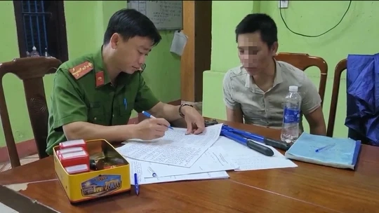 nga-ngua-khi-mo-bao-tai-cua-ten-trom-than-con-1697182675.jpg