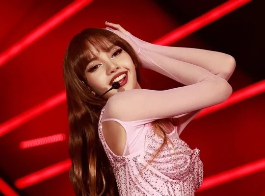 lisa-la-ai-tieu-su-cua-lisa-blackpink-anh2-1721703959.jpg