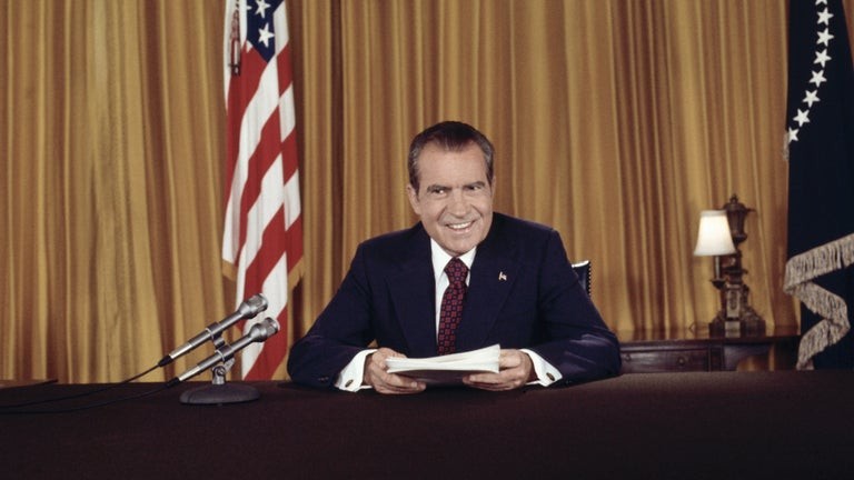 watergate-scandal-gettyimages-515109396-1723127560.jpg