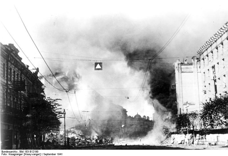 bundesarchiv-bild-183-b12190-kiew-brand-in-der-hauptstrasse-1726668127.jpg