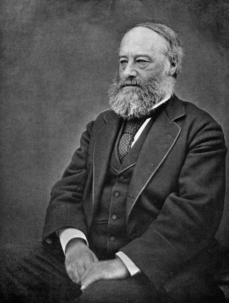 joule-james-sitting-1728547361.jpg