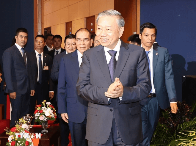 quang-canh-le-ky-niem-70-nam-ngay-giai-phong-thu-do-4-1-1728528919.png