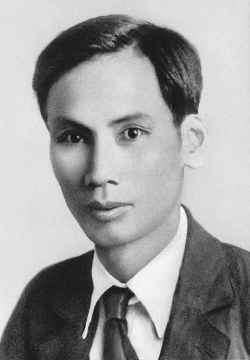 nguyen-ai-quoc-o-lien-xo-1923-1728623884.jpg