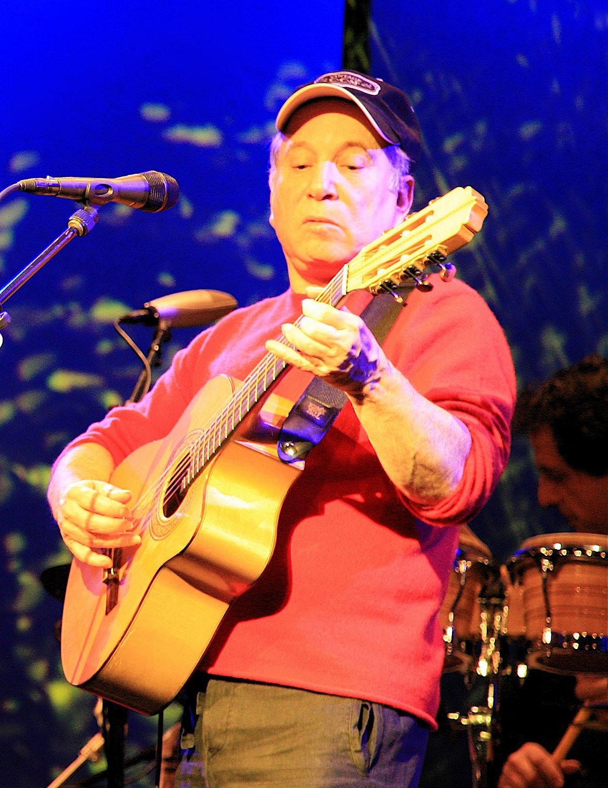 paul-simon-2007-1728663412.jpg