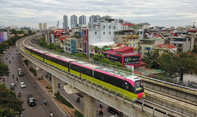 sang-911-tam-dung-khai-thac-doan-tren-cao-duong-sat-do-thi-nhon-ga-ha-noi-1731051901.jpg