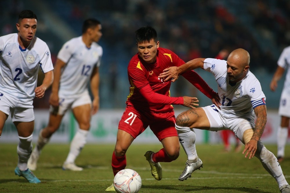 nhan-dinh-du-doan-viet-nam-vs-philippines-20h00-ngay-1812-ve-som-vao-ban-ket1-1734495288.jpeg