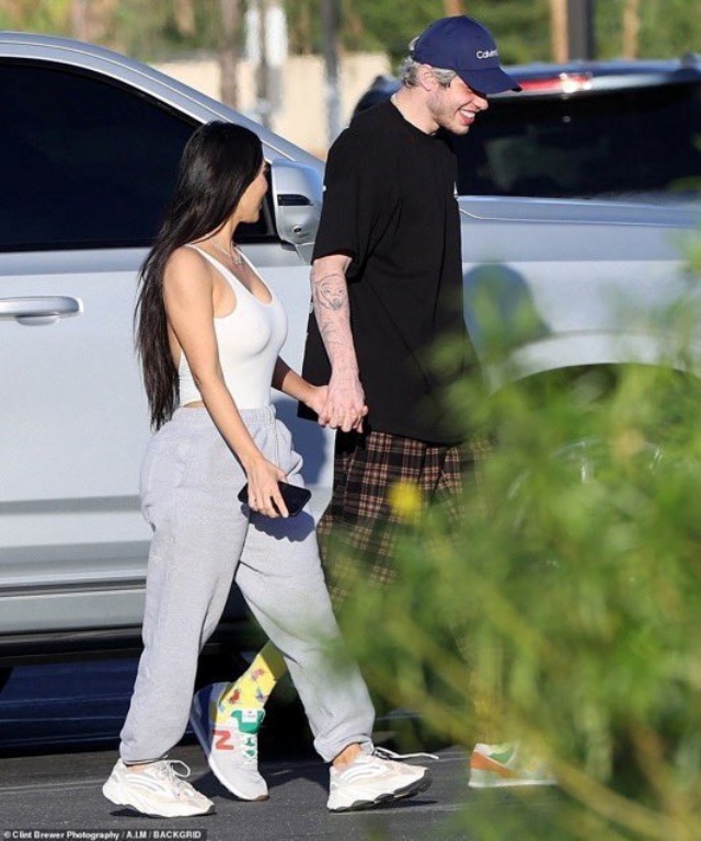 Kim Kardashian hẹn hò Pete Davidson