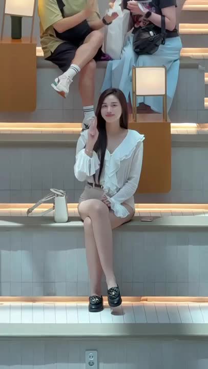 hoa-hau-do-thi-ha-du-trend-check-in-thu-vien-tai-han-quoc-1750667624.mp4