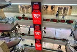H&M, Uniqlo, Muji 'sale đậm' mùa Black Friday
