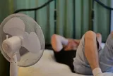 Đột quỵ khi ngủ điều hòa mùa hè: Những sai lầm phổ biến nhiều gia đình mắc