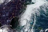 Bão Helene thần tốc đổ bộ đất liền, sức gió 225km/h