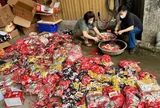 Hàng tấn chân gà, cánh gà, xúc xích 'made in China' bị thu giữ