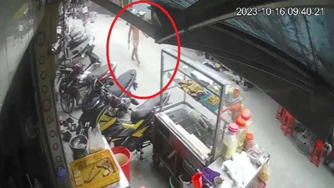 Đối tượng nghi ngáo đá khoả thân chém hàng loạt người ở TP.HCM rồi tự sát