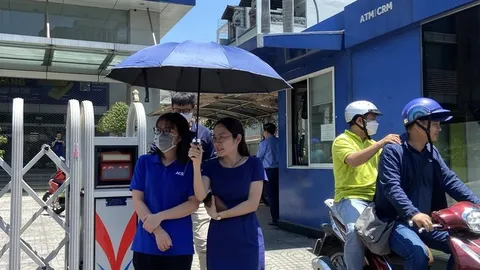 Giờ ăn trưa biến thành "cực hình" của dân văn phòng