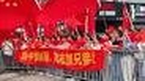 Không khí đường phố Hà Nội trước giờ ông Tập Cận Bình đến Việt Nam