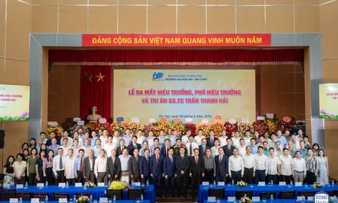 Trường Đại học Mỏ - Địa chất ra mắt Ban Giám hiệu nhiệm kỳ mới và tri ân nguyên Hiệu trưởng GS.TS Trần Thanh Hải