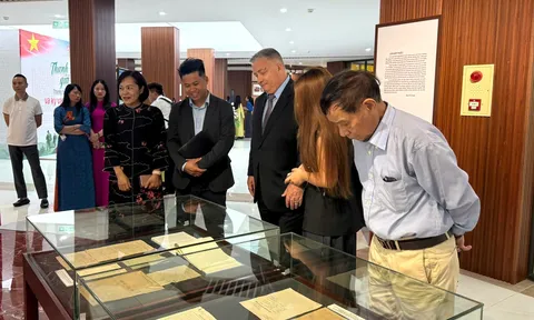 Trưng bày nhiều tư liệu, hiện vật quý tri ân thế hệ cán bộ đi B