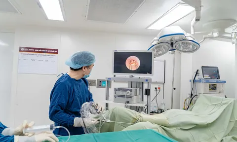 TTƯT.TS.BS Dương Văn Trung: “Bàn tay vàng” ngoại tiết niệu và hành trình lan tỏa y đức