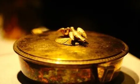 Báu vật 'thức giấc': Kho báu triều Nguyễn được cất giấu nhiều thập kỷ ở Đà Lạt