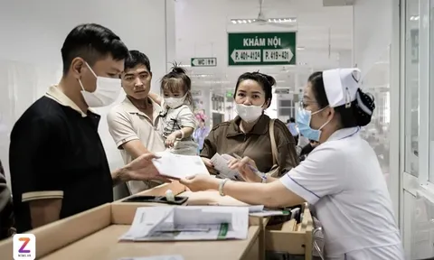 Đổ bệnh vì nắng như 'đổ lửa' ở TP.HCM