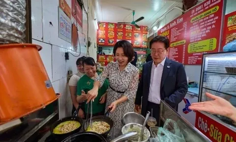 Báo Hàn dõi theo 'food tour' Hà Nội của Tổng thống Lee Jae Myung
