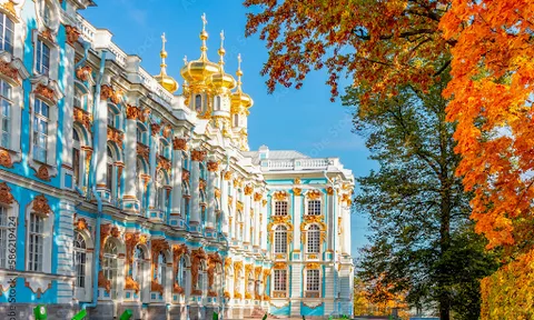 Hoàng Việt Travel Đánh Thức Giấc Mơ Nước Nga: Trải Nghiệm Mùa Hè "Đêm Trắng" Và Thu Vàng Quyến Rũ