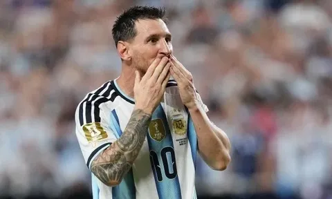 Messi xô đổ hàng loạt kỷ lục World Cup