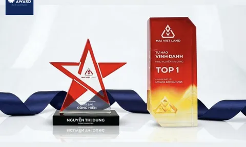 Đặt làm kỷ niệm chương theo yêu cầu tại Luna Award Vietnam