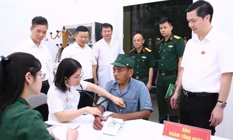 Lan tỏa nghĩa tình quân y: Hơn 1.000 người có công được khám bệnh, cấp thuốc miễn phí