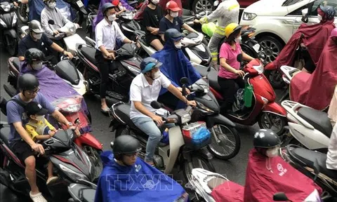 Ngày đầu tuần, ùn tắc trên nhiều tuyến phố Hà Nội