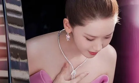 Han So Hee đọ sắc Yoona (SNSD) trên thảm đỏ LHP Cannes