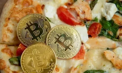 Hai chiếc pizza được mua bằng Bitcoin giờ có giá 1 tỷ USD