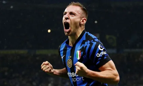 CĐV Inter Milan bẽ mặt khi bỏ về sớm