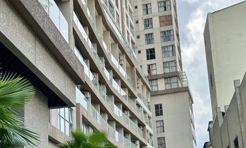 Khám xét nơi ở của Hoa hậu Nguyễn Thúc Thùy Tiên tại quận 4, lực lượng chức năng thu về nhiều tài liệu