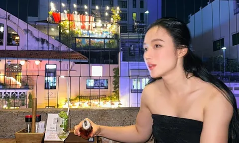 Angela Phương Trinh ngày càng chăm khoe cơ bắp