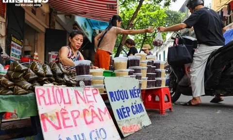 Bán cả trăm mâm cúng ngũ sắc trong ngày Tết Đoan ngọ