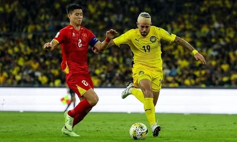 Vì sao tuyển Việt Nam thua toàn diện trước Malaysia?