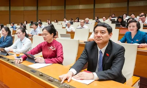 Lương giáo viên được xếp cao nhất hệ thống và không cấm dạy thêm từ năm 2026