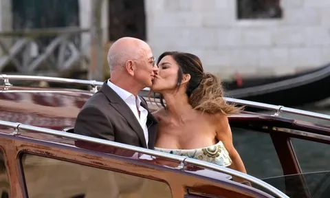 Tỷ phú Jeff Bezos 'bỏ túi' 5,6 tỷ USD trong ngày cưới
