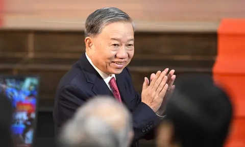 Tổng Bí thư: 'Cả dân tộc cùng hành quân vươn tới tương lai rực rỡ'