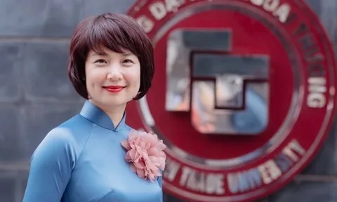 Cựu nữ sinh trở thành tân hiệu trưởng ĐH Ngoại thương, từng gây "bão" với bức thư gửi hàng triệu sĩ tử: "Một vùng biển lặng không tạo ra được thủy thủ giỏi"