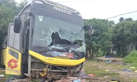 Lật xe khách ở Hà Tĩnh, 9 người tử vong, hơn 10 người bị thương