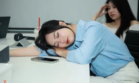 'Đóng băng tuyển dụng' là từ khóa năm nay