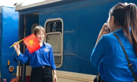 'Cháy vé' tàu Nha Trang, Vinh đi Hà Nội xem diễu binh dịp 2/9