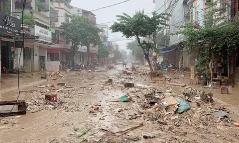 Thái Nguyên tan hoang sau lũ: Bùn đất, thiệt hại tài sản và nỗi lo mất điện, nước