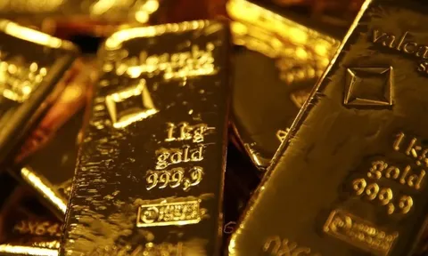 Giá vàng thế giới lao dốc