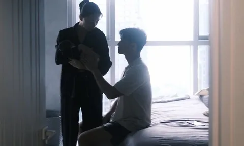 Ngô Thanh Vân kiệt sức, tưởng sụp đổ sau 3 tháng sinh con: 'Ba vẫn ở đó, ôm lấy mẹ'