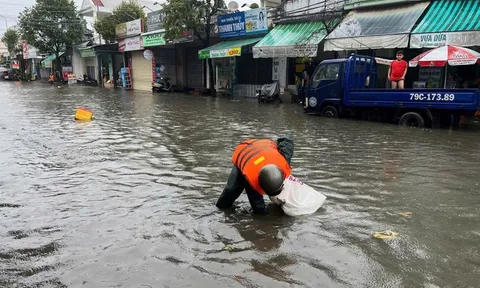 Khánh Hoà: Nhiều nơi 'chìm trong biển nước' do mưa lớn kéo dài